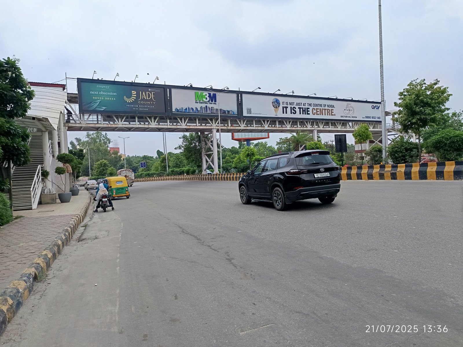 DLF Mall of India Sector - 18