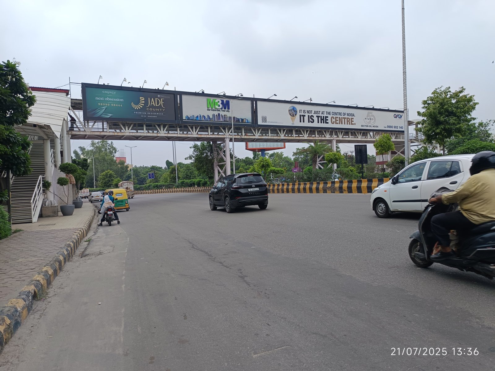 DLF Mall of India Sector - 18