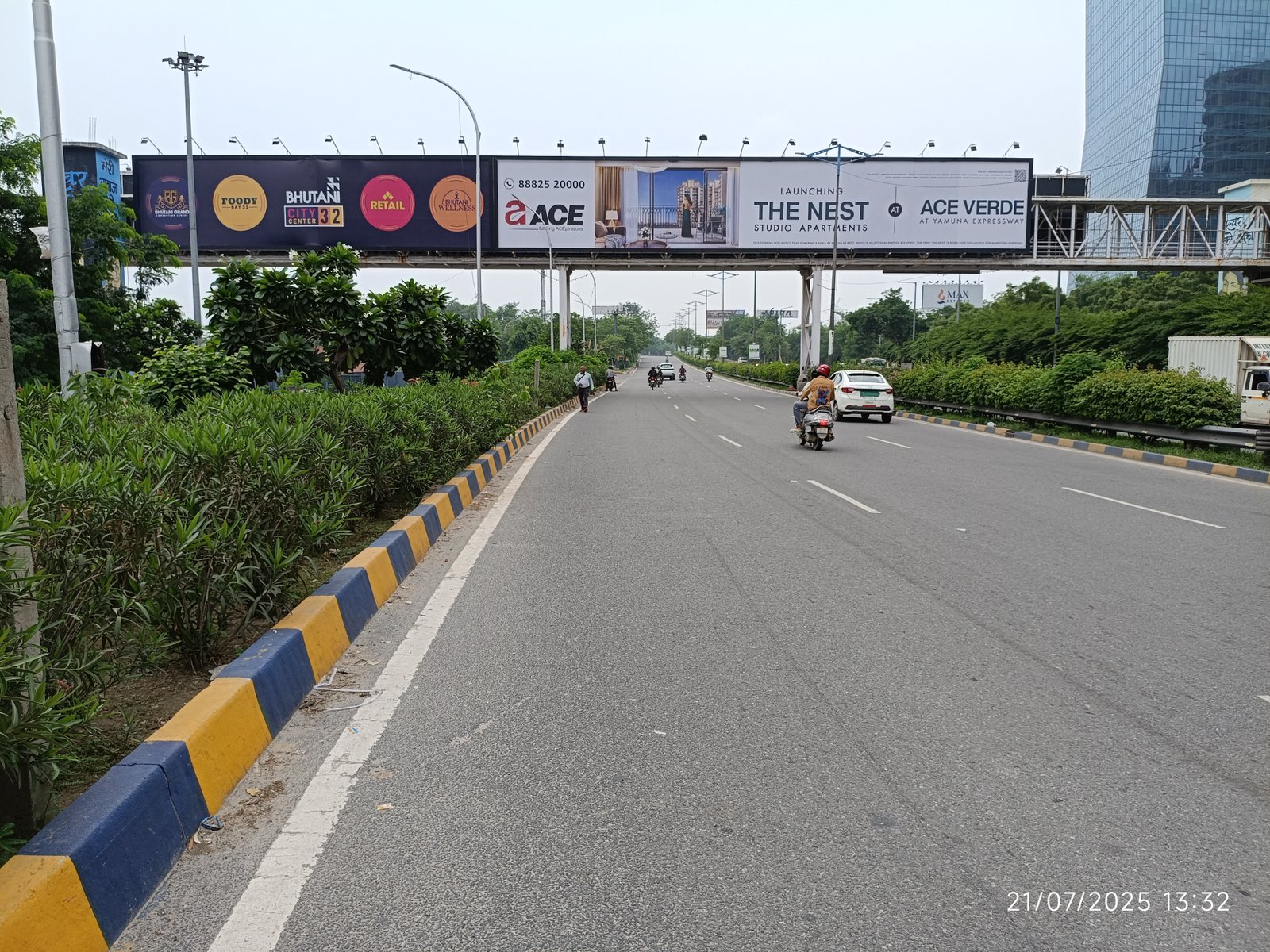 Sector 16 A Max Tower