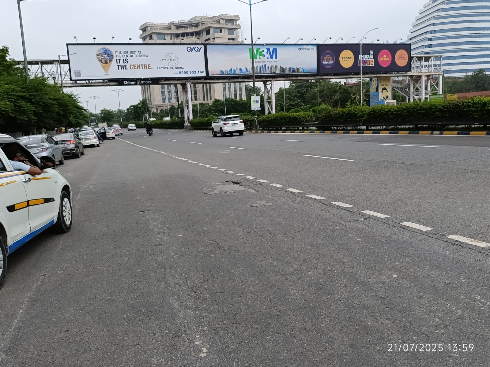 Sector 16 A Max Tower