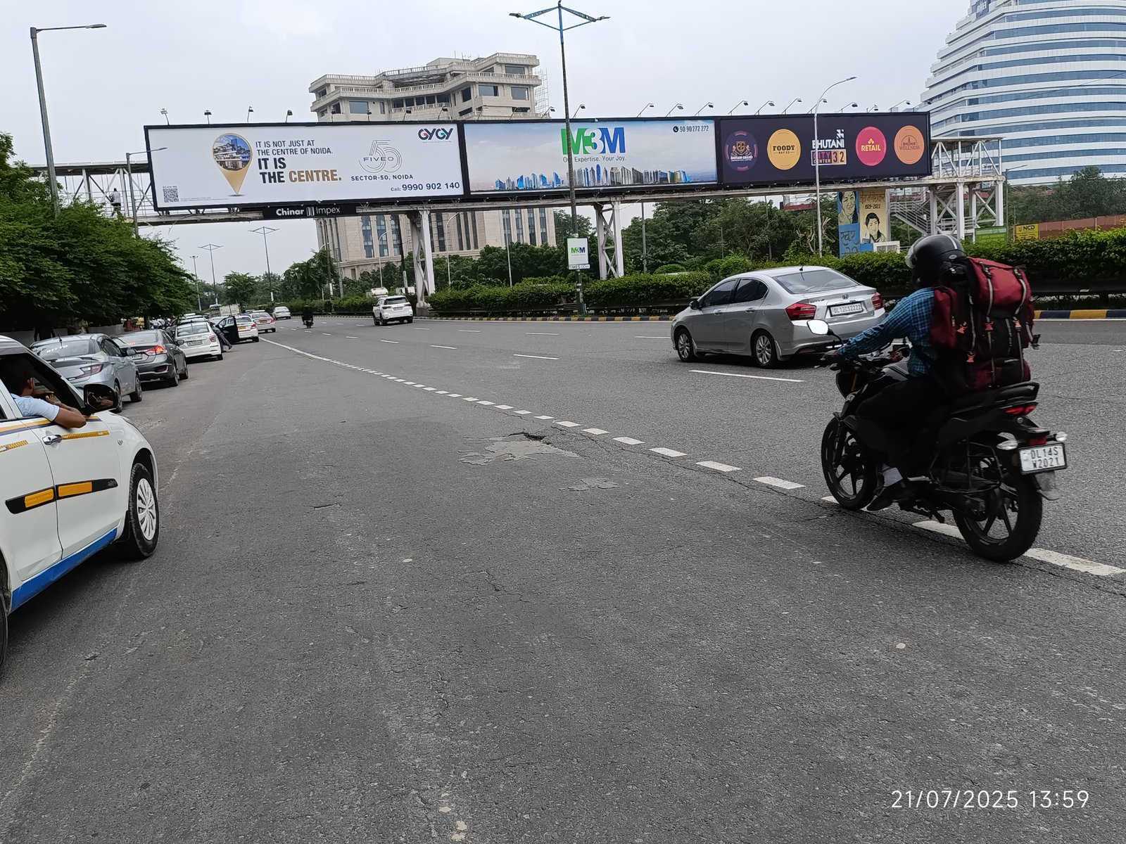 Sector 16 A Max Tower