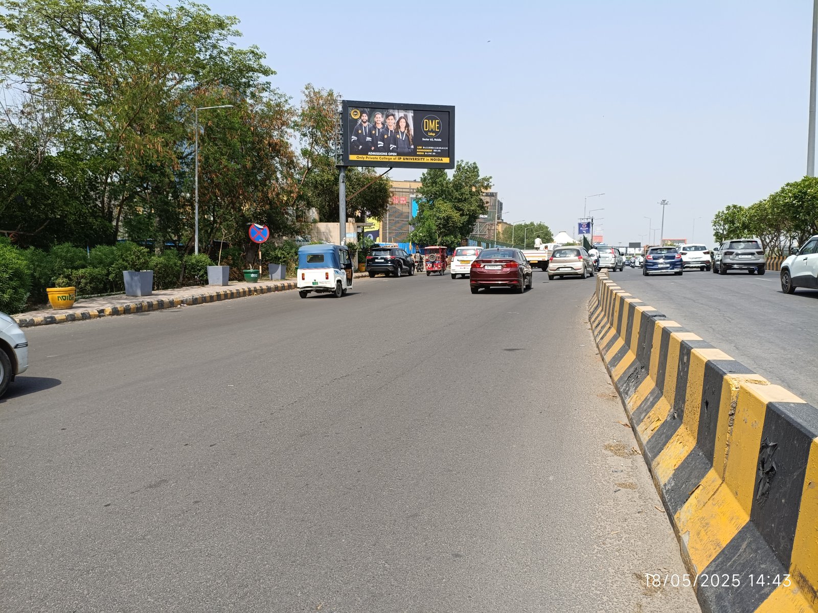 Galleria Mall Opp. DLF