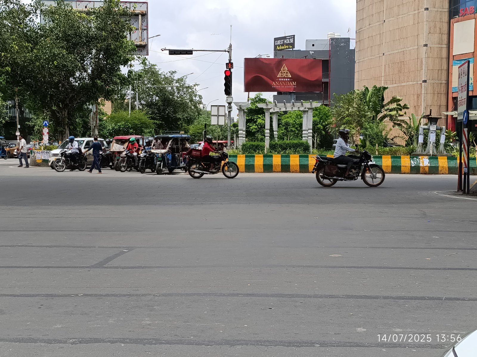 SAB Mall Sector 18/27 Red Light