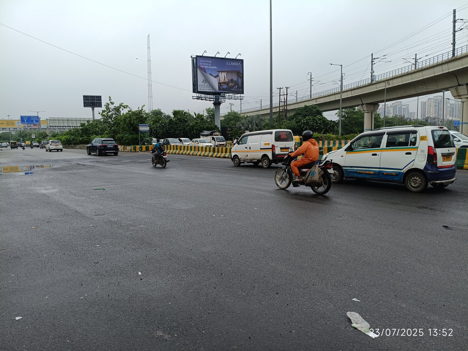 Sector-71 Red Light LHS