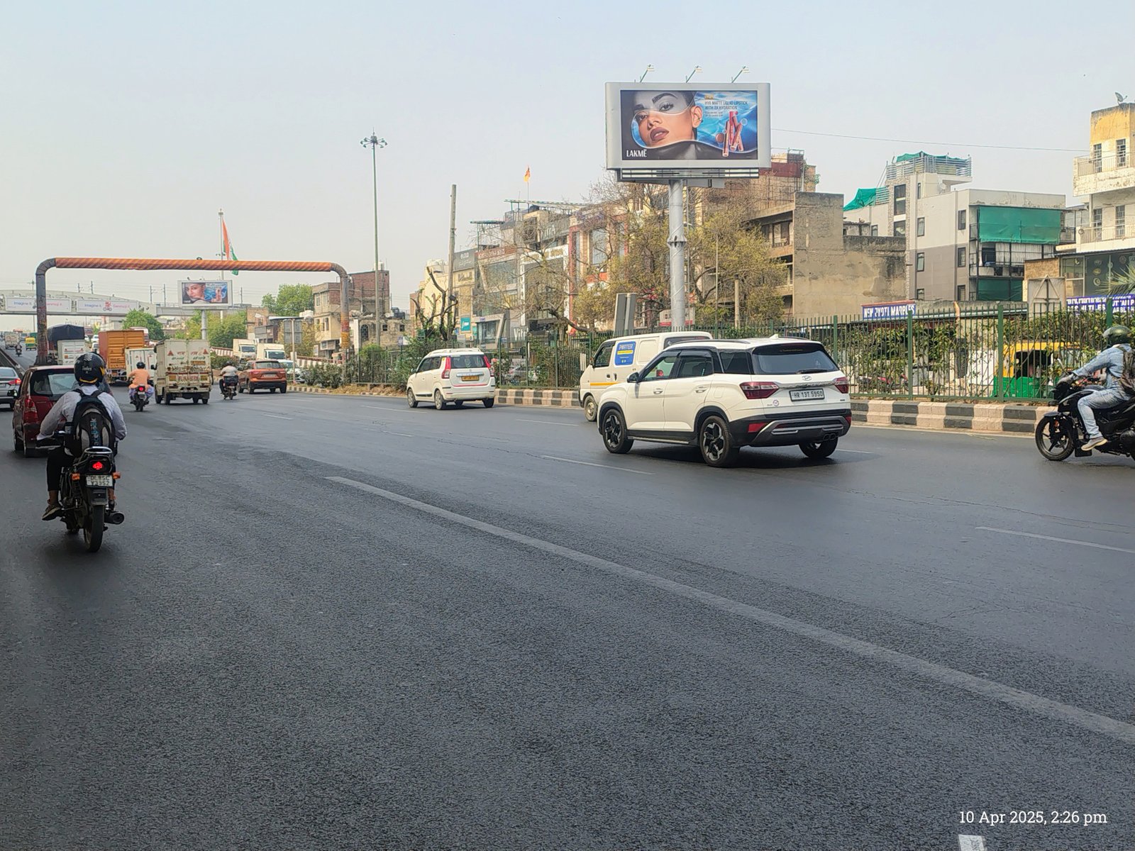 Rajouri Garden Flyover Before FOB (Opp. Maruti Nexa) 1 B