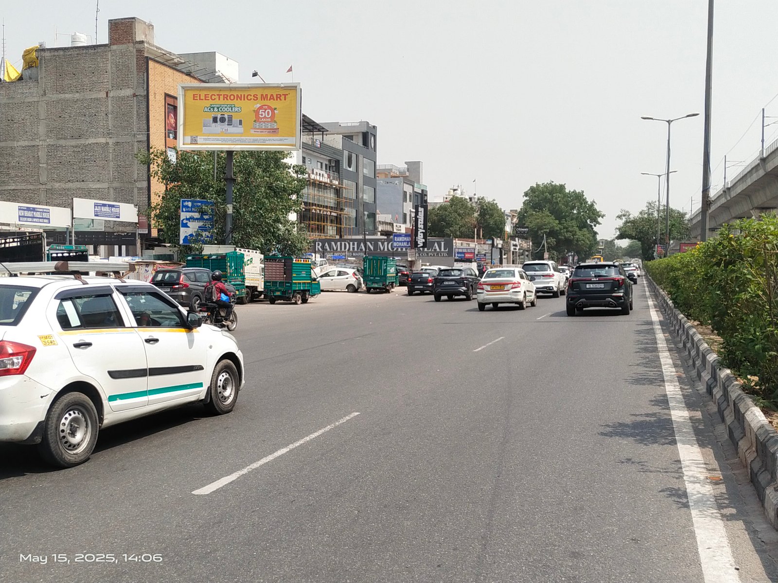 Rajouri Garden After Flyover Near vijay Sales / Opp. BMW Showroom 2A