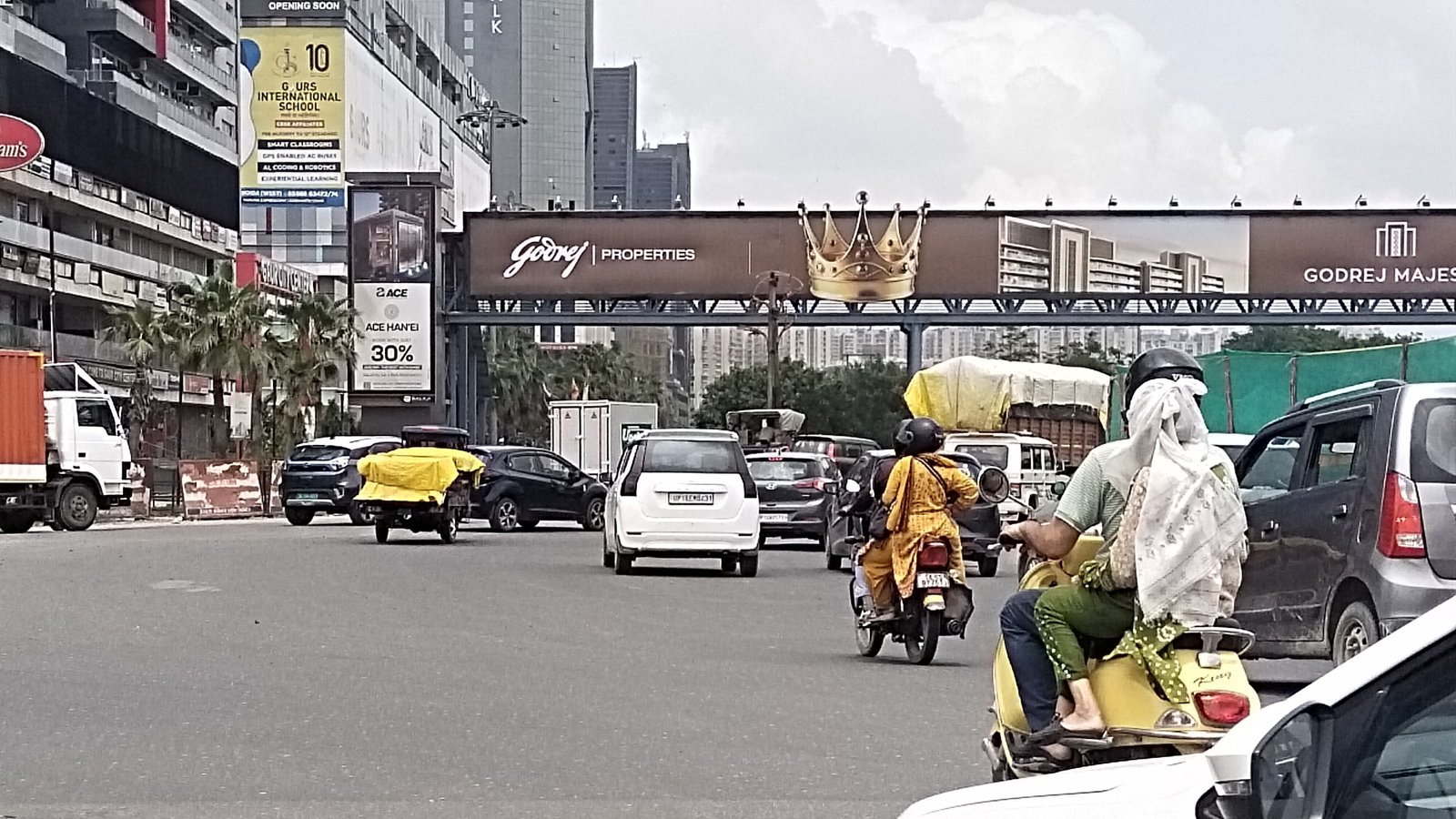 Gaur Chowk Roundabout