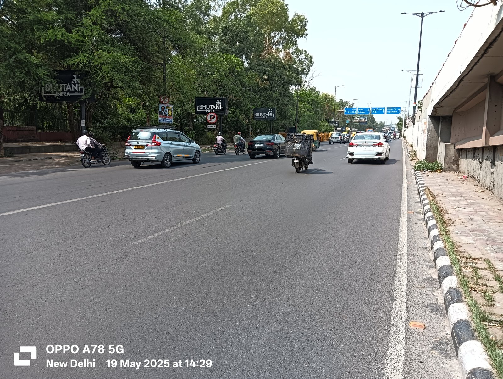 Moolchand Flyover Petrol Pump