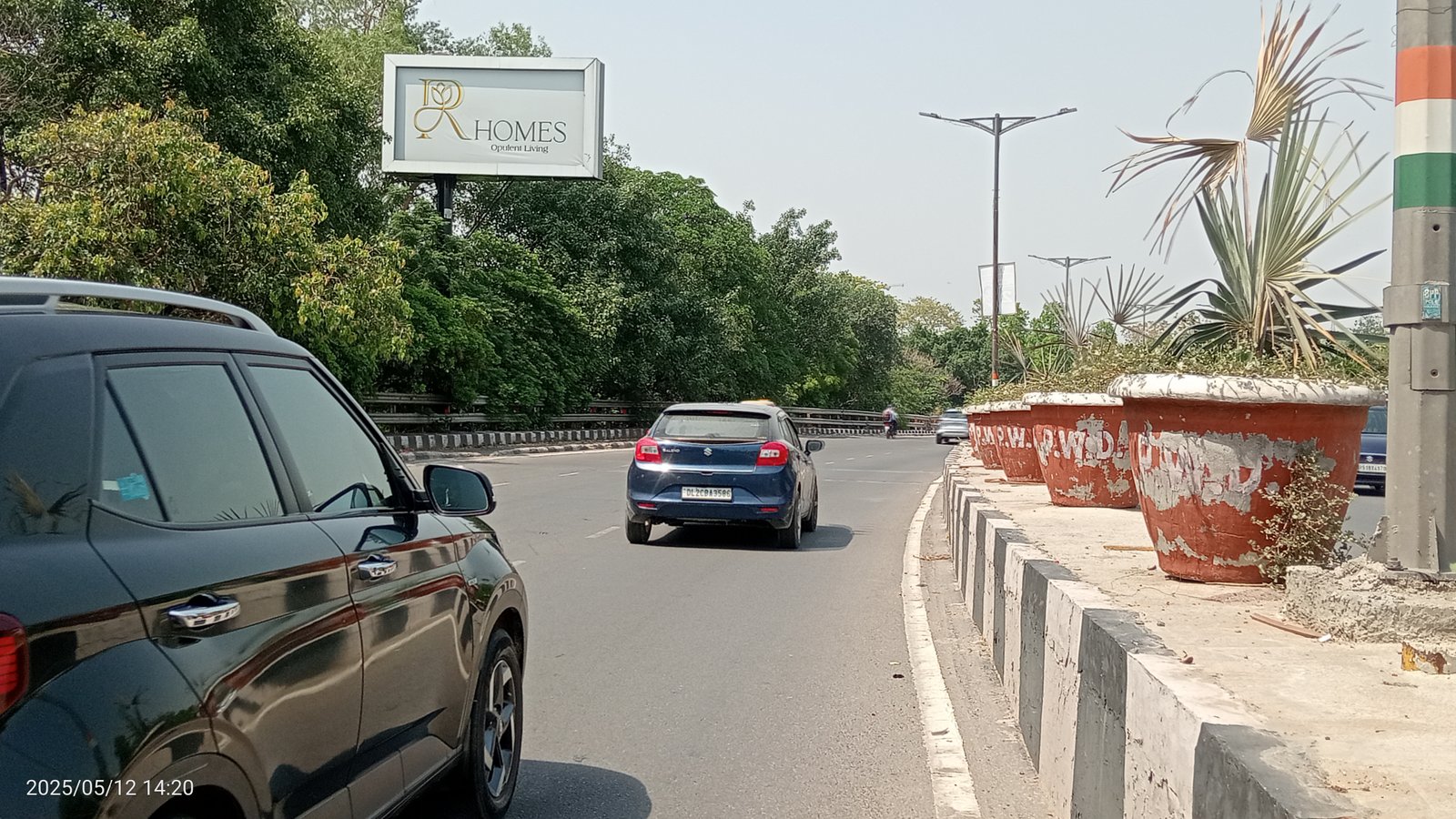 Defence colony Flyover twds Oberois (3)
