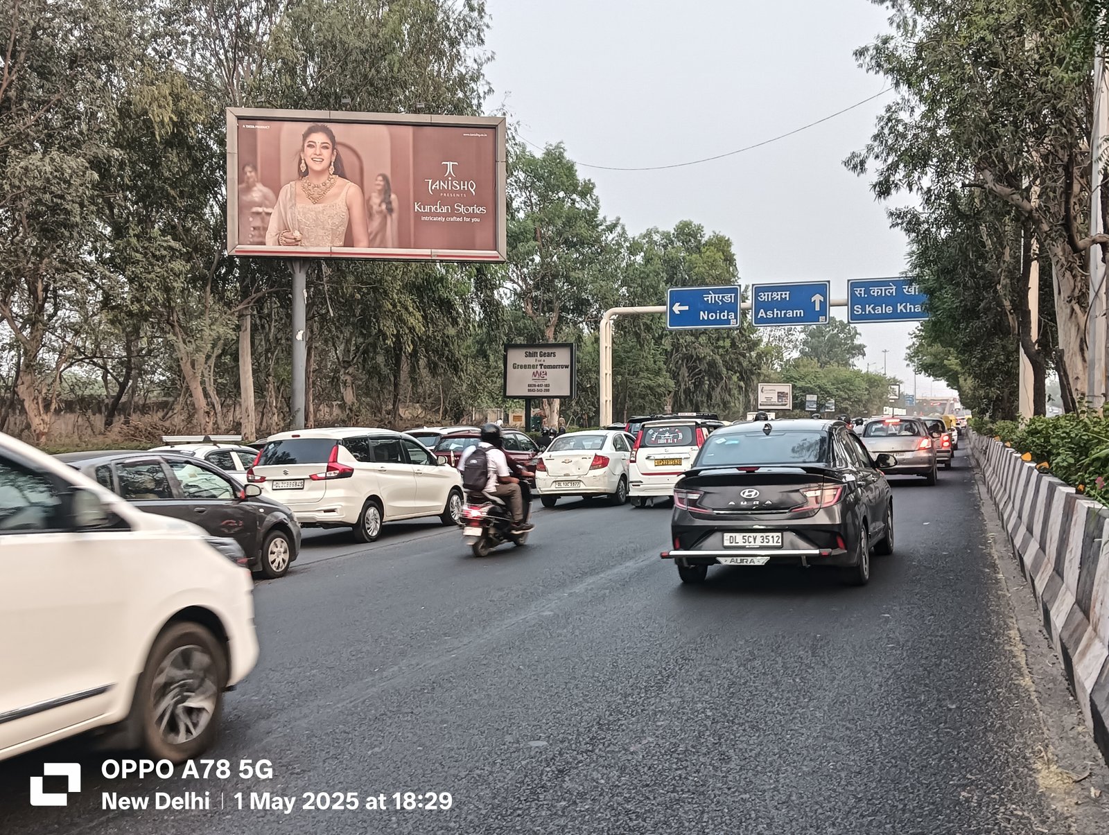 Sarai Kale Khan Road Before Flyover Unipole 2